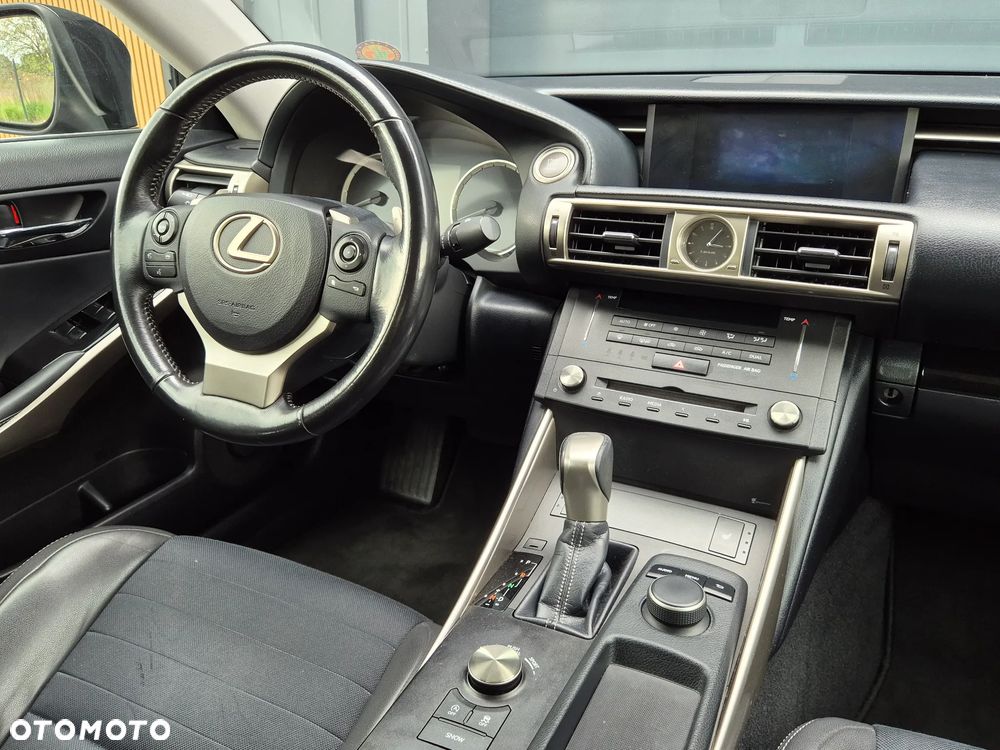 Lexus IS - 19
