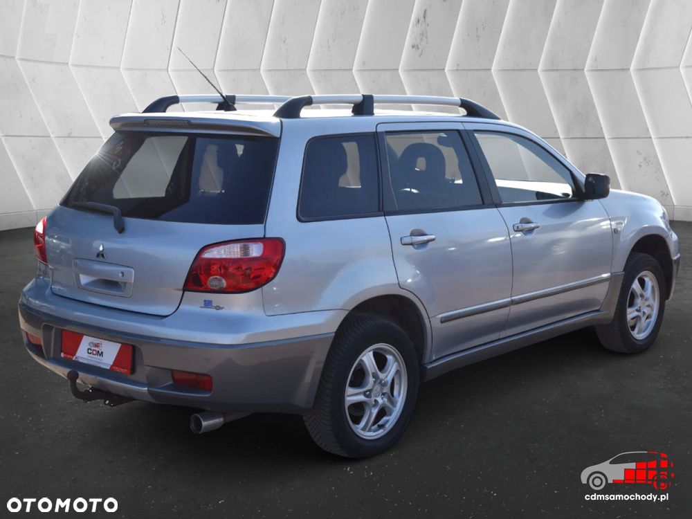 Mitsubishi Outlander - 11