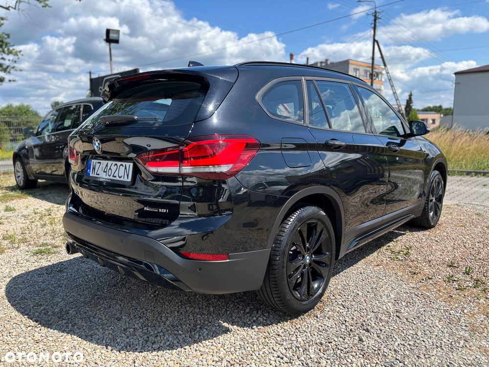 BMW X1 sDrive18i Sport Line - 17