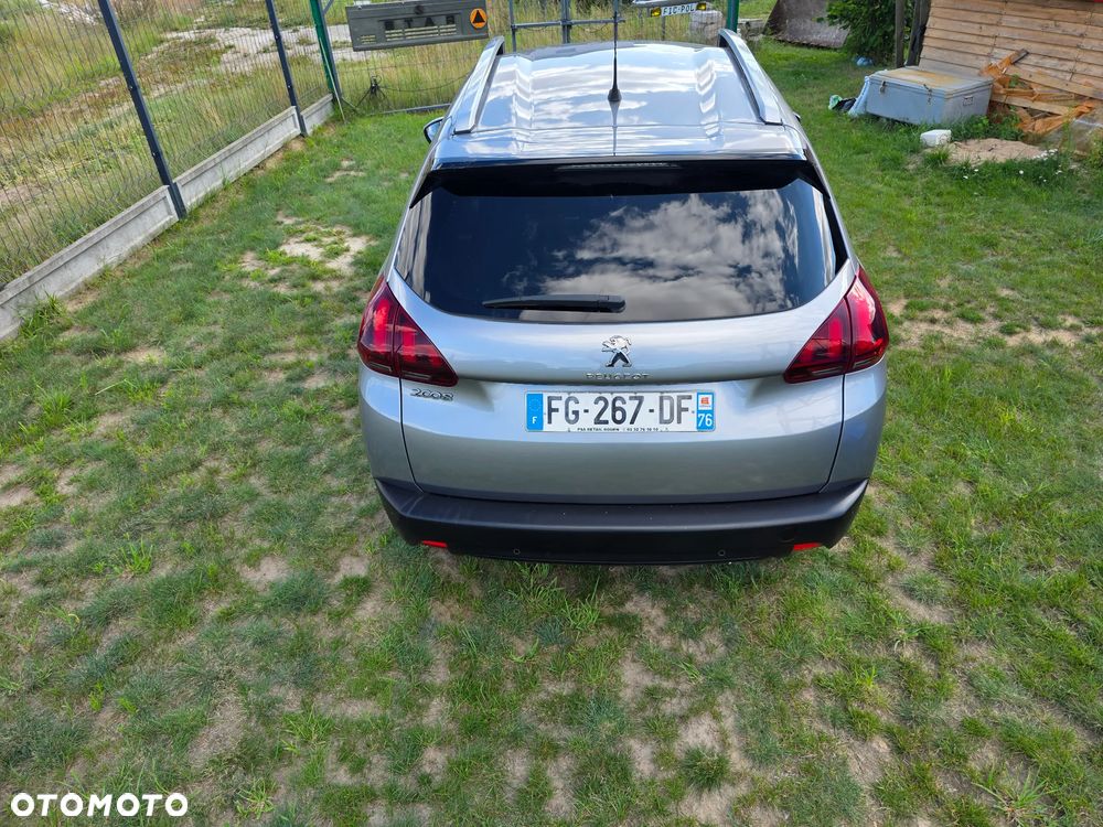 Peugeot 2008 BlueHDi 100 STOP & START Signature - 31