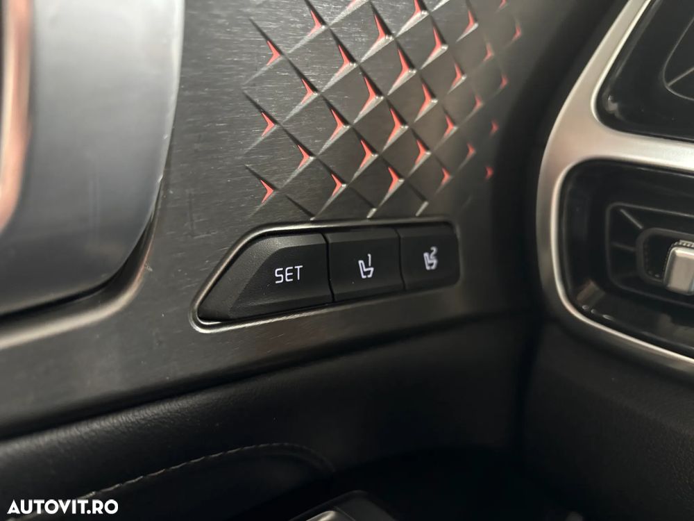 Kia Sorento 1.6 T-GDI HEV 6AT 4x4 7P Design+ - 24