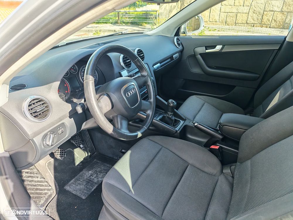 Audi A3 Sportback 1.6 TDI Attraction - 12