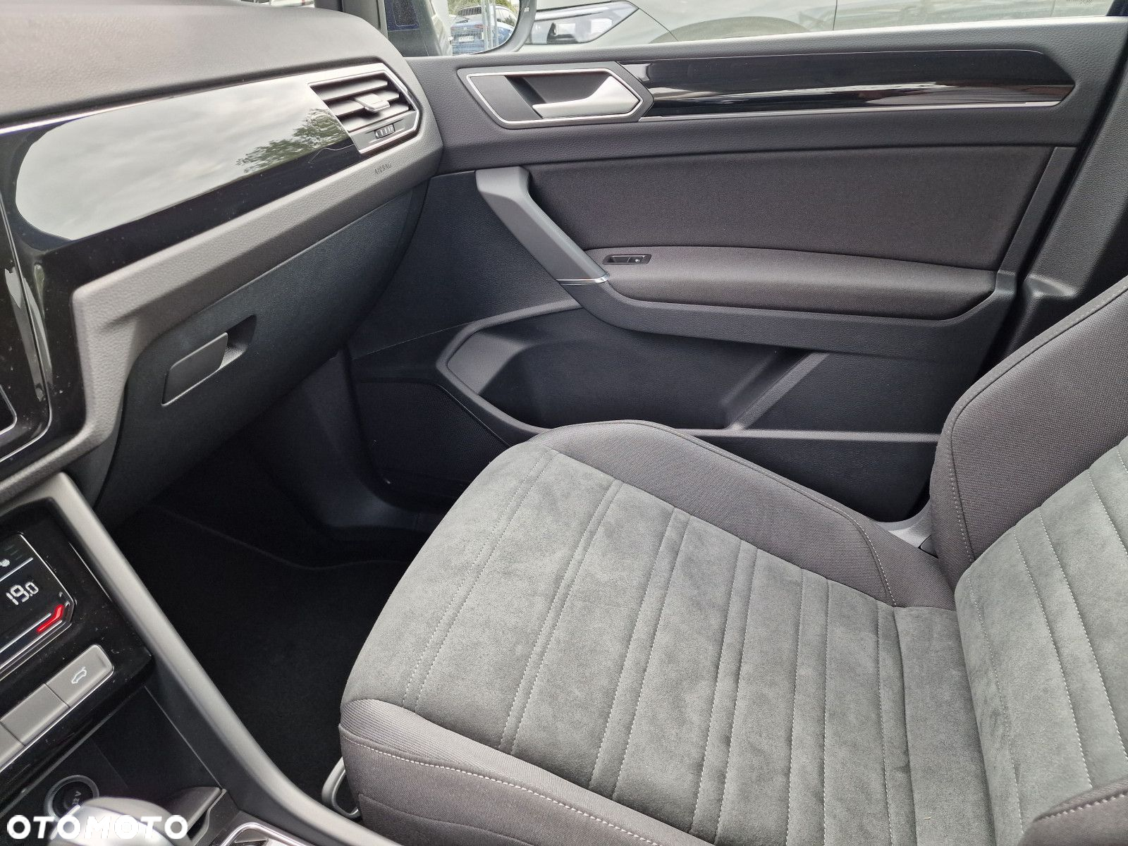 Volkswagen Touran 1.5 TSI EVO Highline DSG - 24