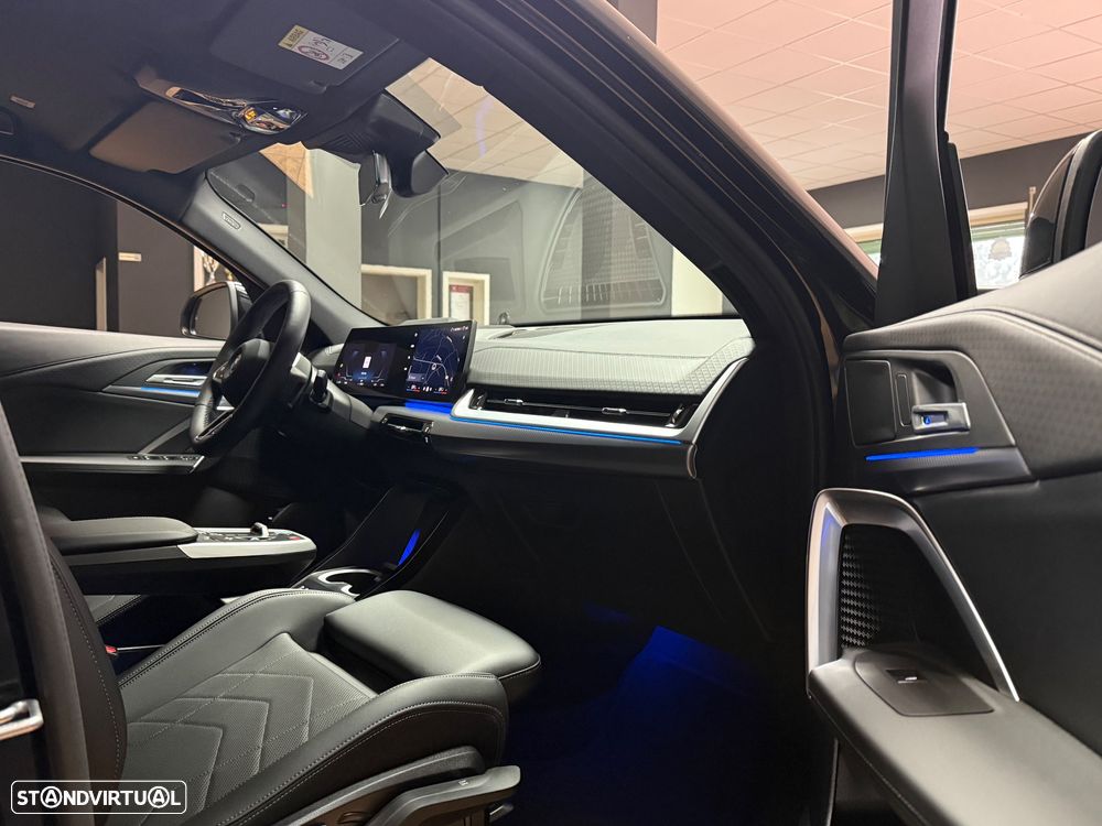 BMW iX2 eDrive20 Pack Desportivo M - 20