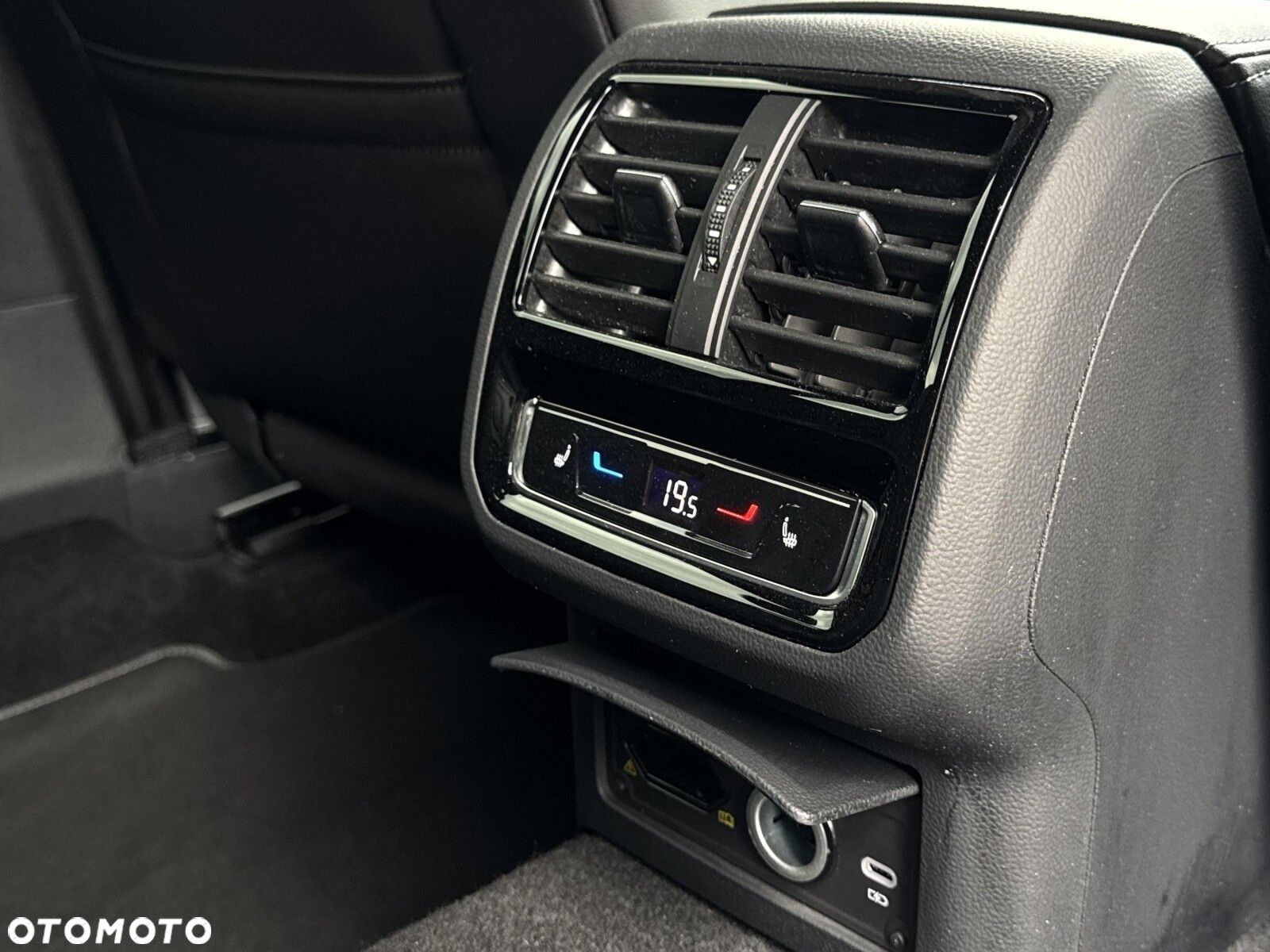 Volkswagen Arteon 2.0 TSI R-Line DSG - 16