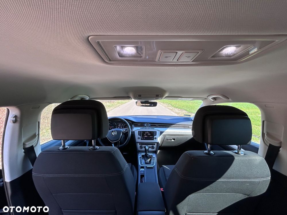 Volkswagen Passat - 15