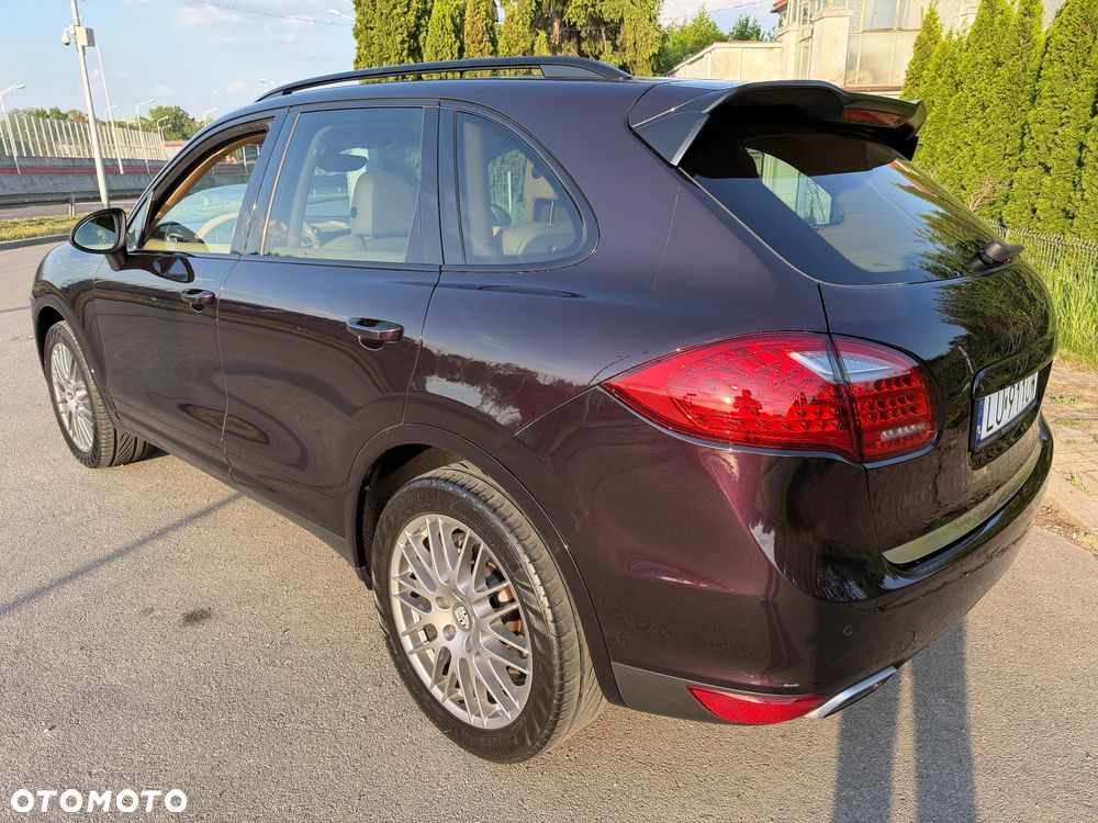 Porsche Cayenne - 4