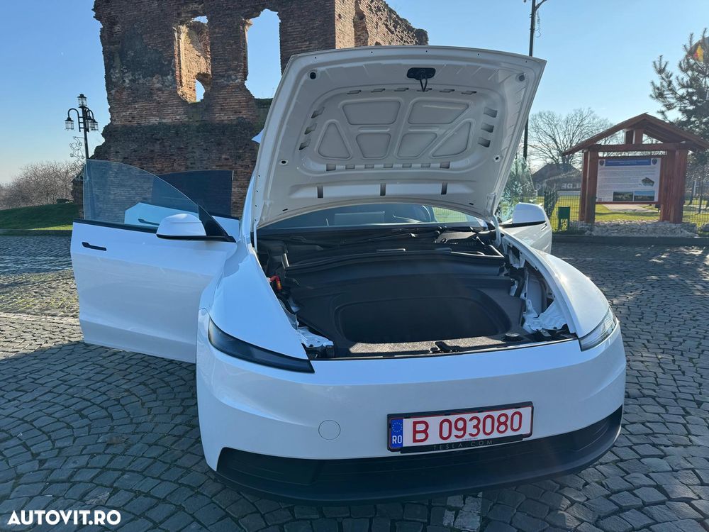 Tesla Model Y RWD - 10