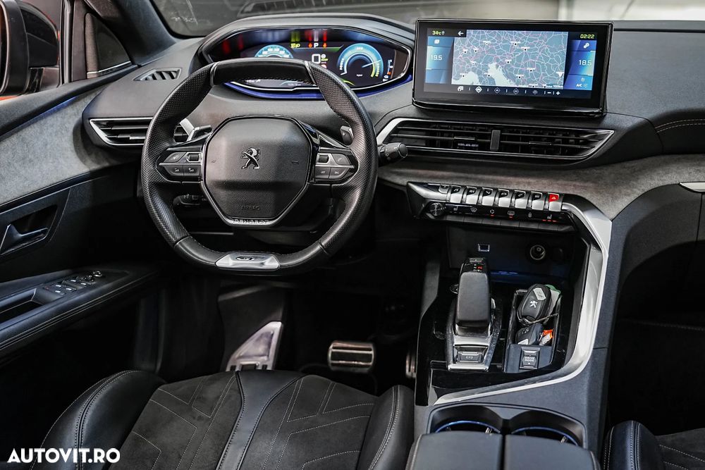 Peugeot 3008 Plug-In Hybrid 225 e-EAT8 GT - 12