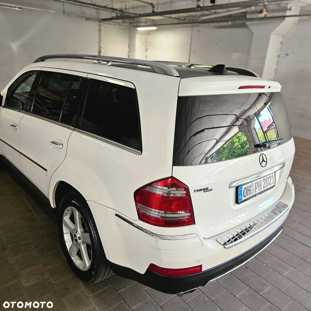 Mercedes-Benz GL - 13