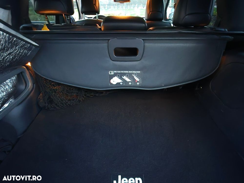 Jeep Cherokee - 12