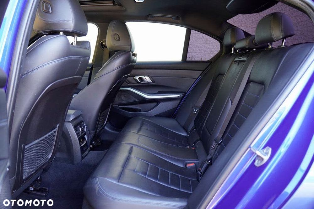 BMW Seria 3 330i M Sport - 23