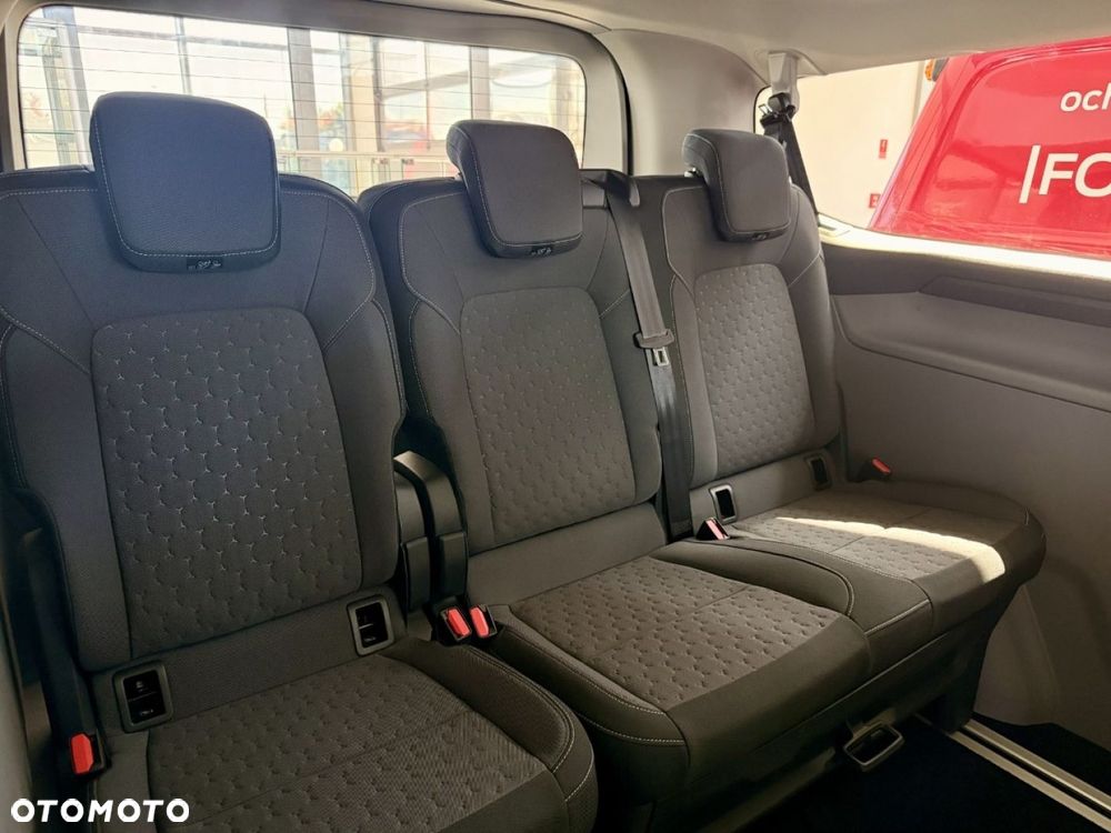 Ford Tourneo Custom - 22