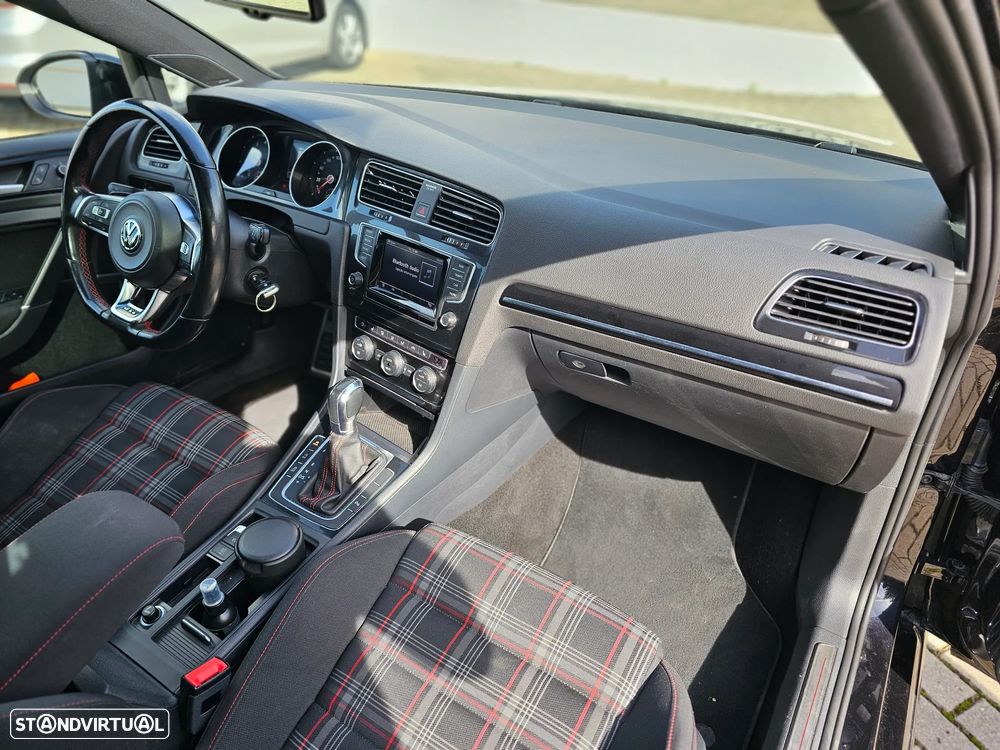 VW Golf 2.0 TSi GTi DSG Performance - 13