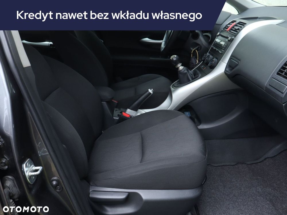Toyota Auris - 11