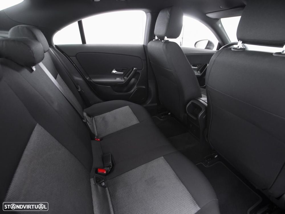Mercedes-Benz CLA 180 d Business Solutions Frota Aut. - 12