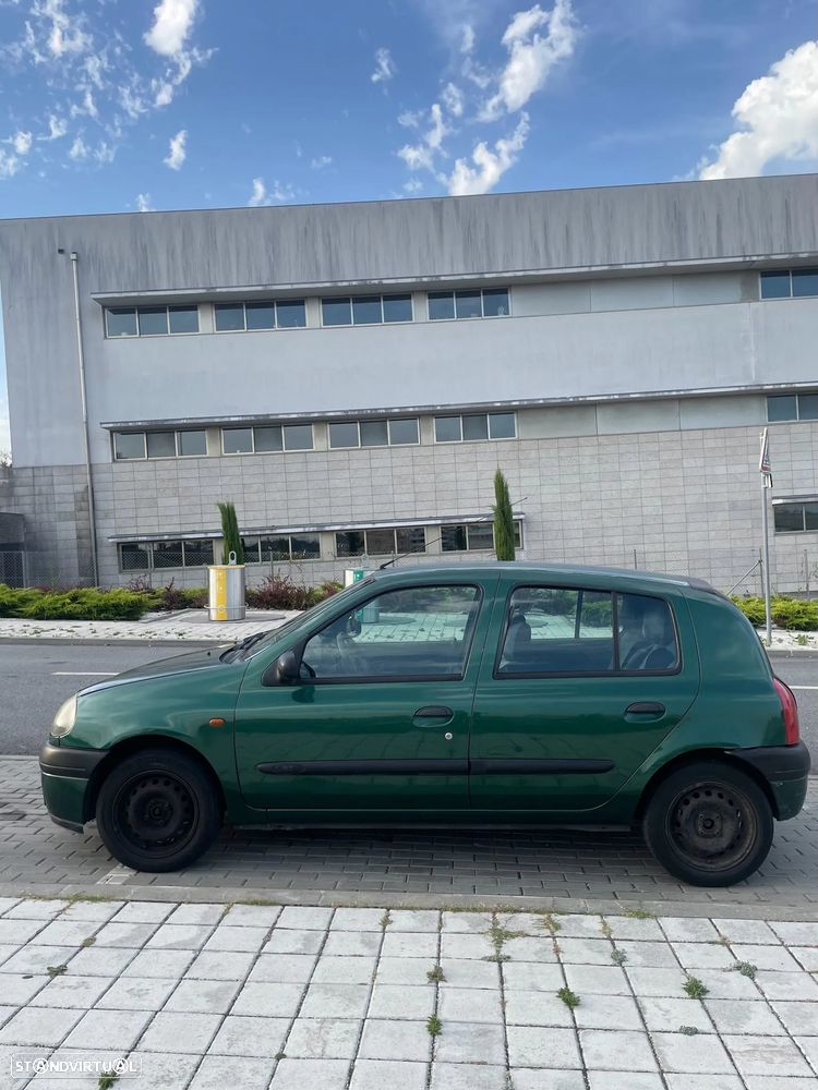 Renault Clio 1.2 RT - 8
