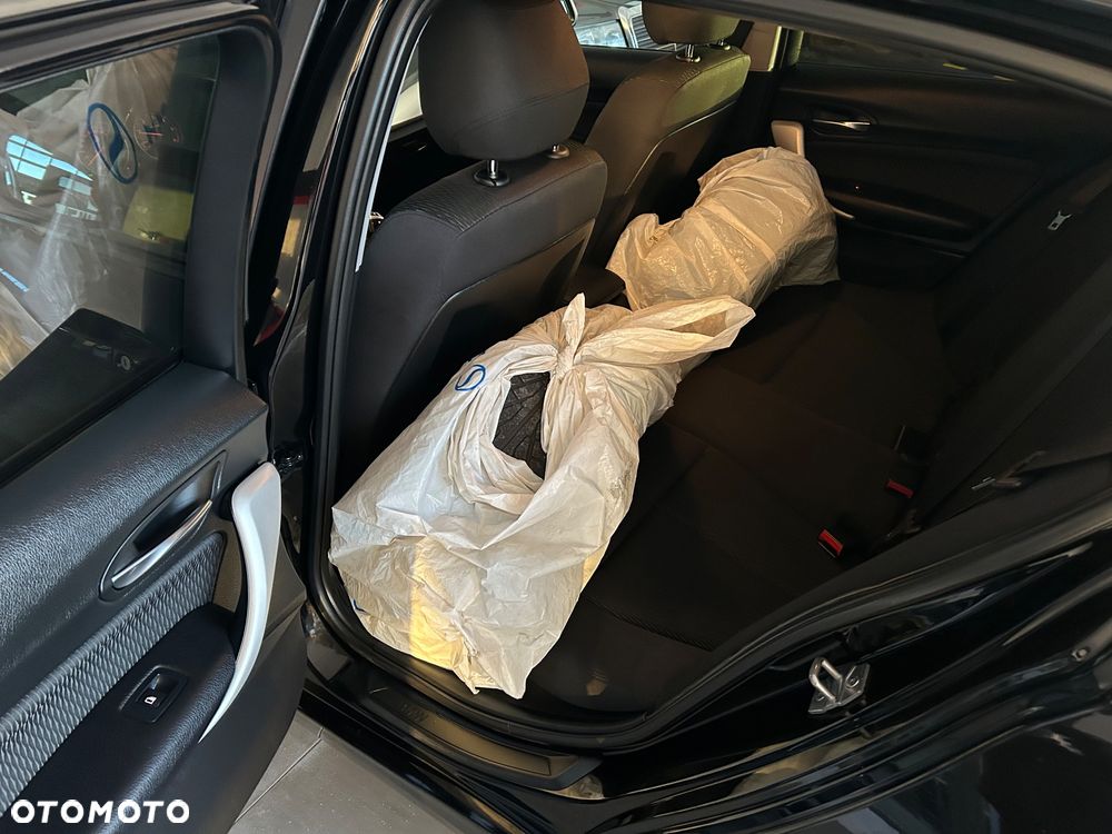 BMW Seria 1 118d Sport Line - 18
