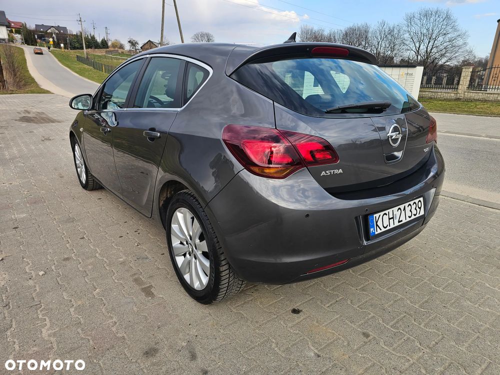 Opel Astra 1.7 CDTI Cosmo - 2