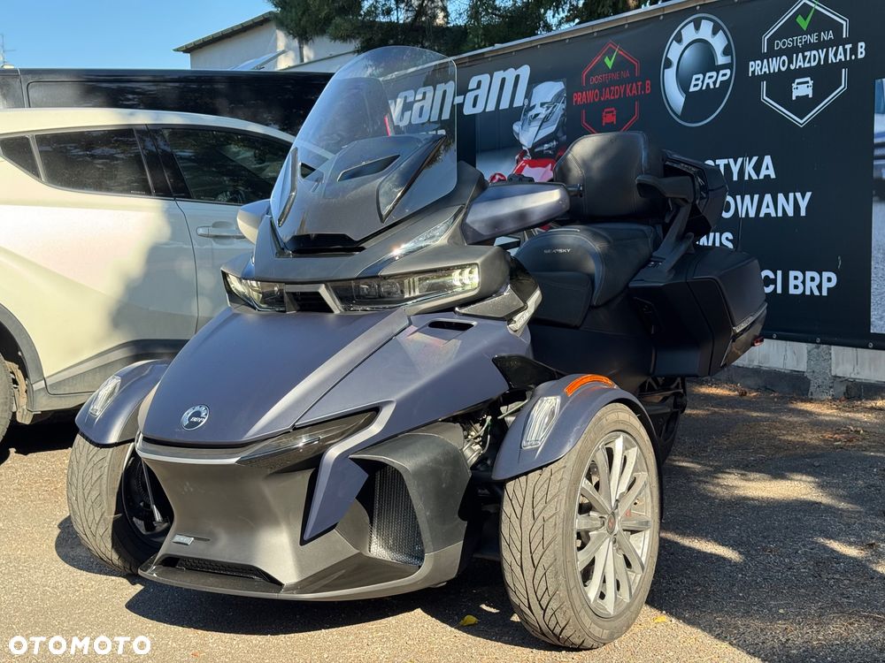 Can-Am Spyder - 2