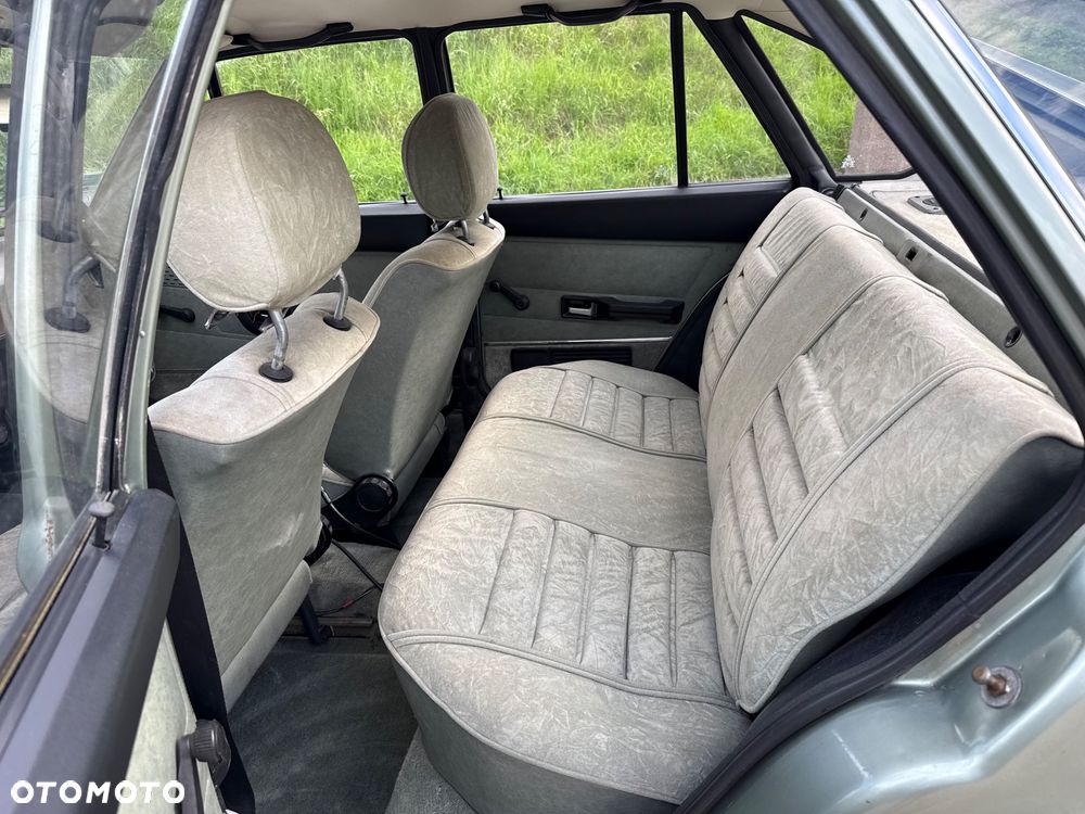 Volkswagen Passat - 4