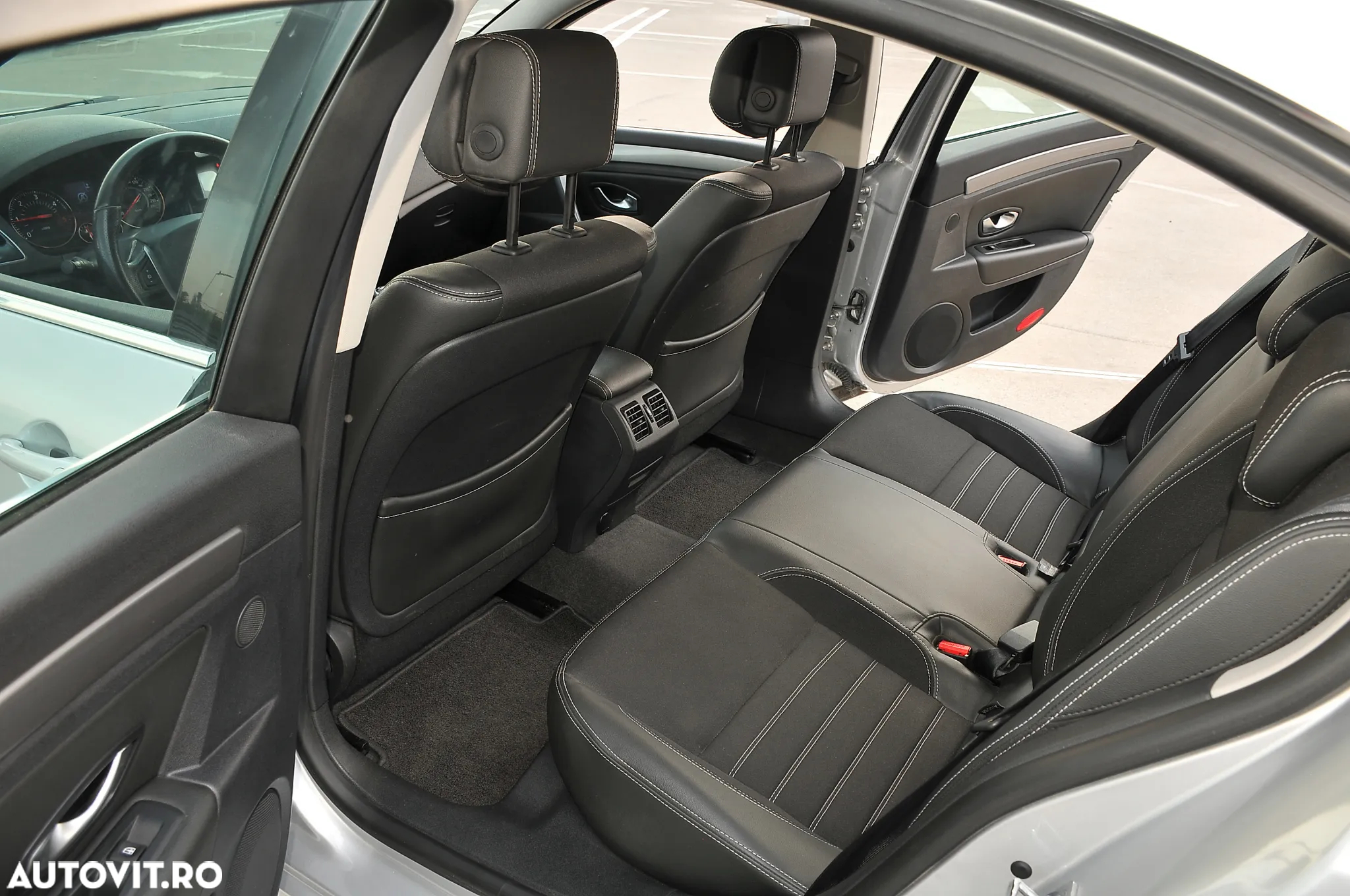 Renault Laguna 2.0 dCi FAP Expression - 16