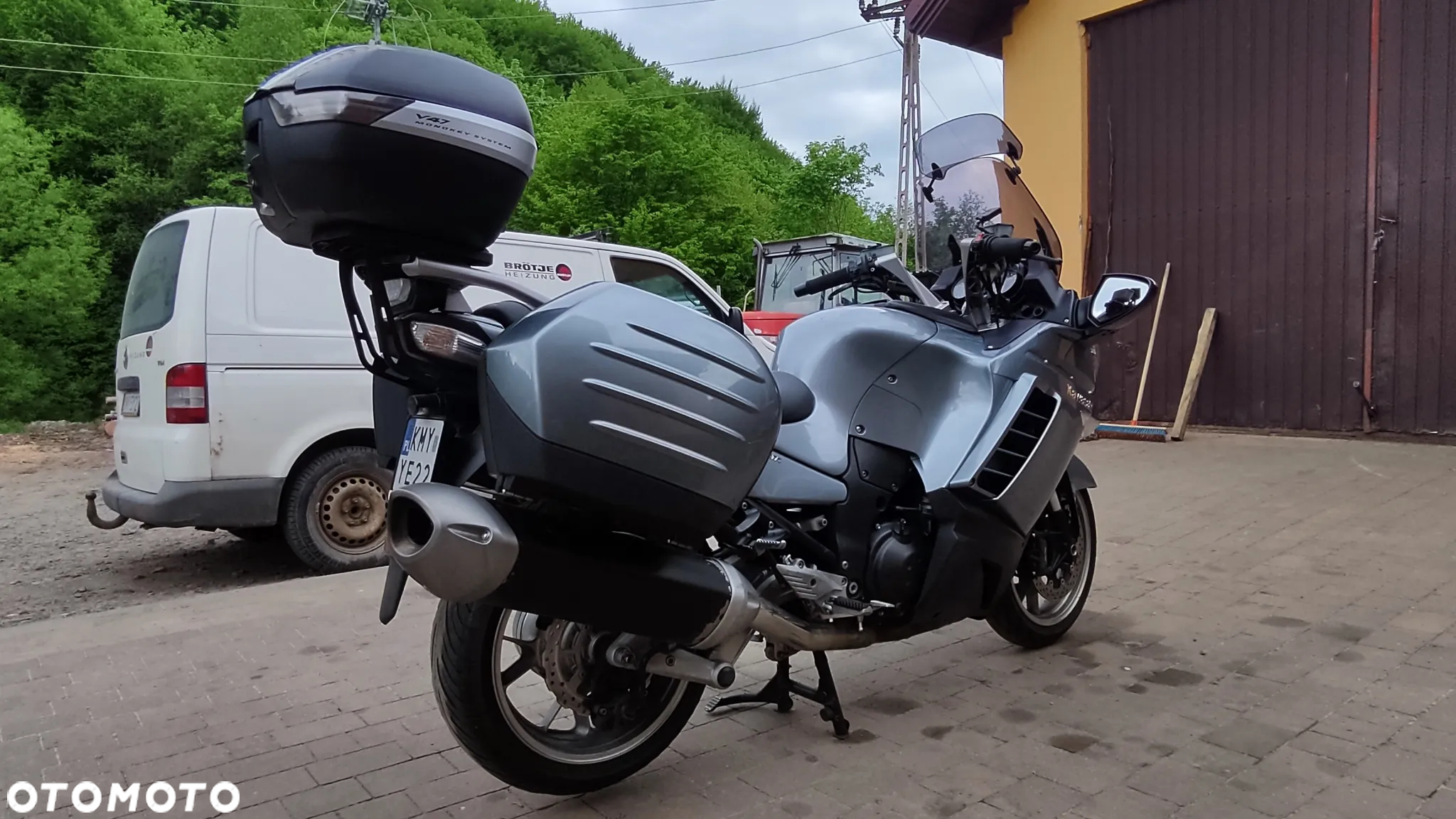 Kawasaki GTR - 6