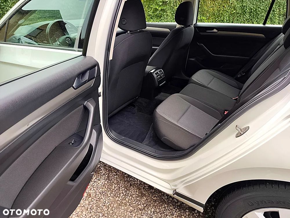 Volkswagen Passat Variant 1.6 TDI (BlueMotion Technology) Comfortline - 18