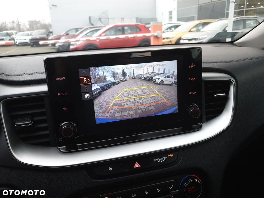 Kia Ceed 1.5 T-GDI M - 22