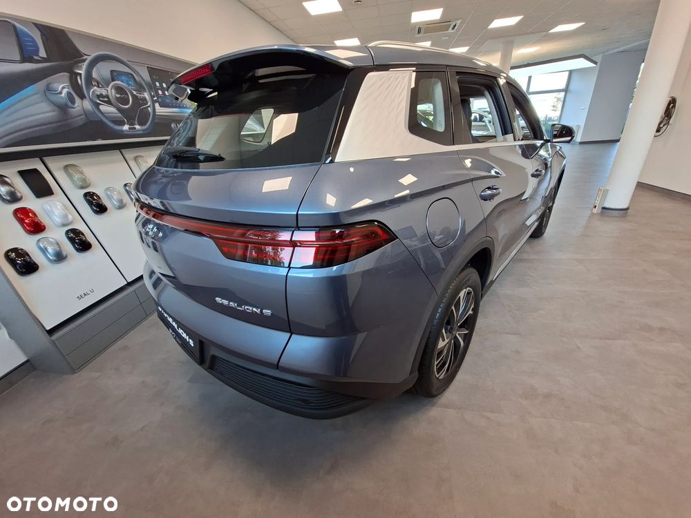 BYD Sealion 5 - 14