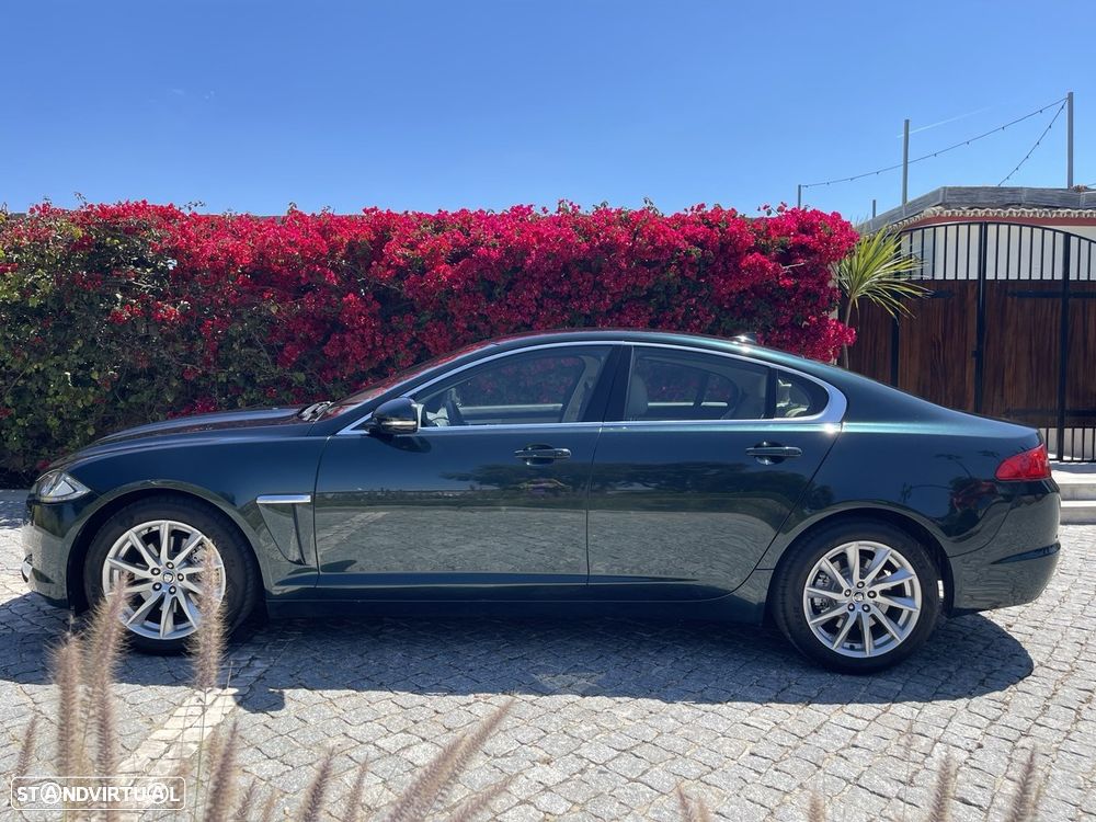 Jaguar XF Sportbrake 2.2 D Luxury - 9