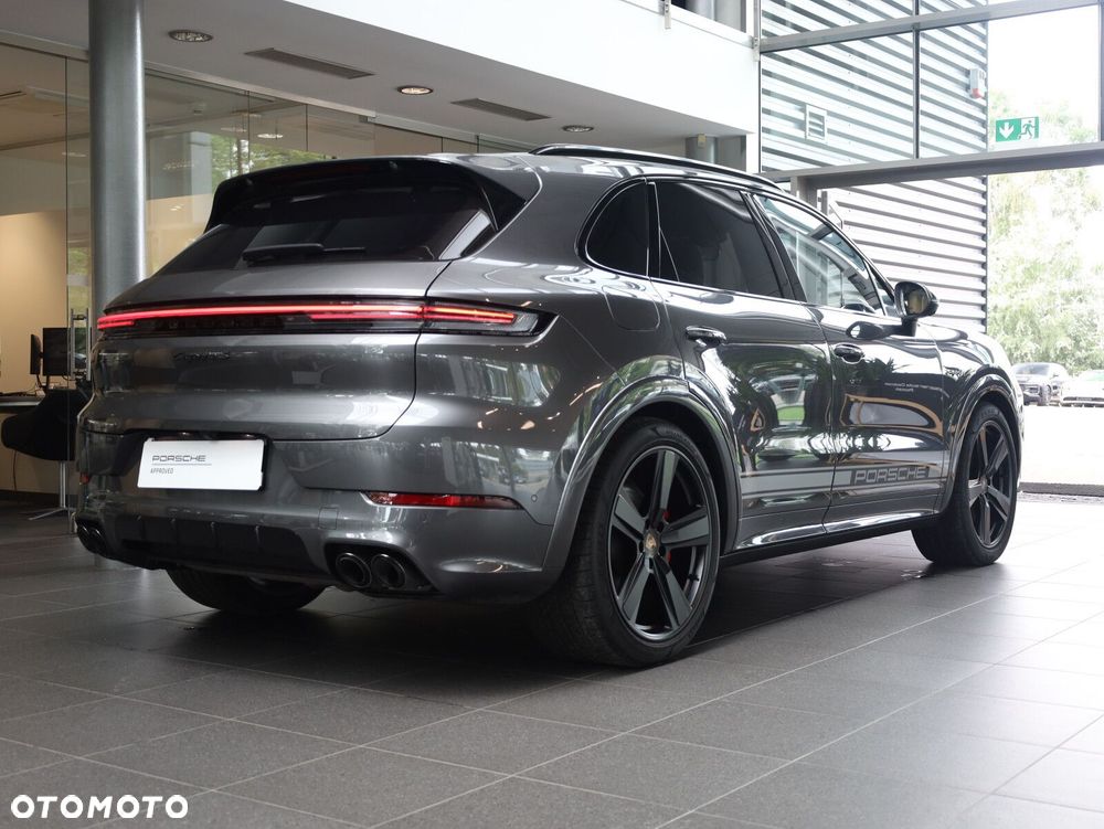 Porsche Cayenne - 4