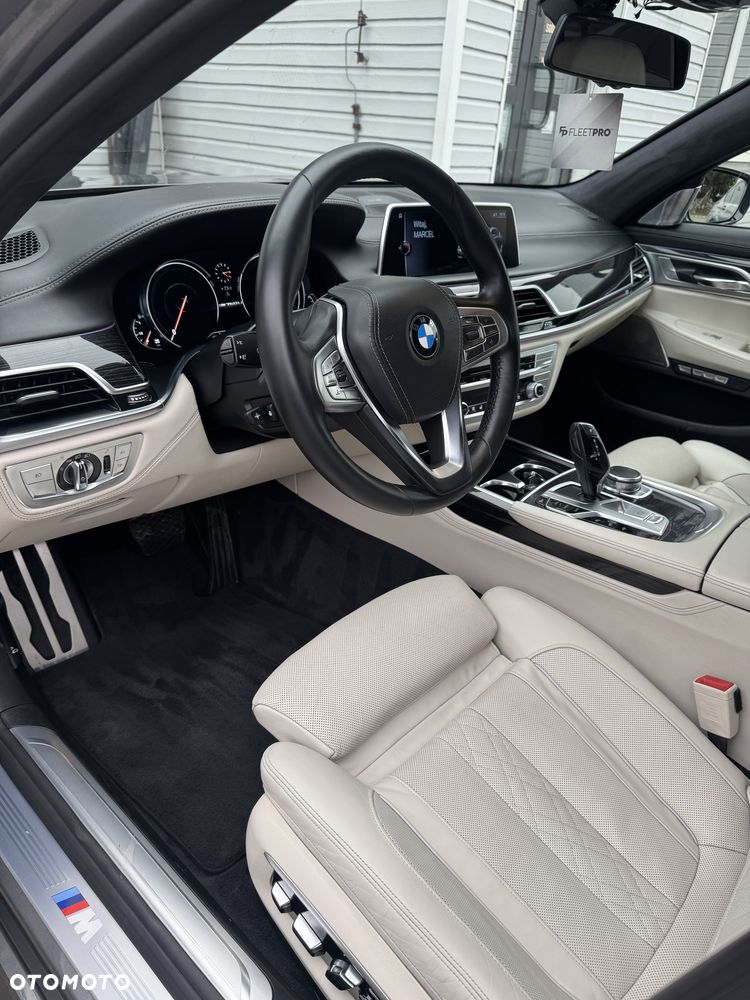 BMW Seria 7 750Li xDrive - 10