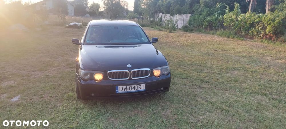 BMW Seria 7 745i - 1