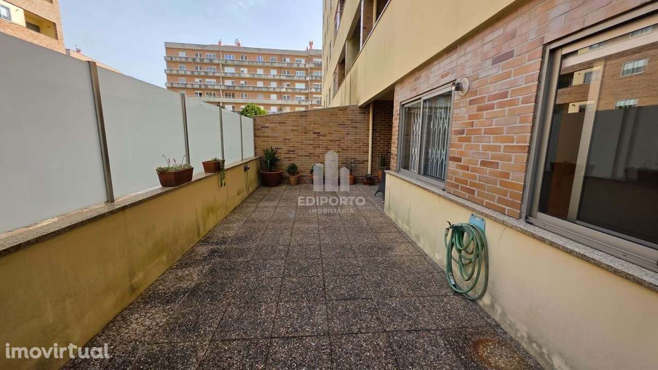 Apartamento T1 mobilado com terraço em Canidelo - Grande imagem: 4/27