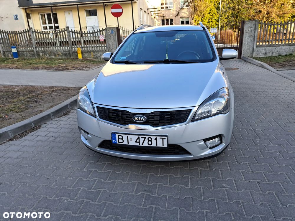 Kia Ceed 1.6 Crdi Comfort + - 1