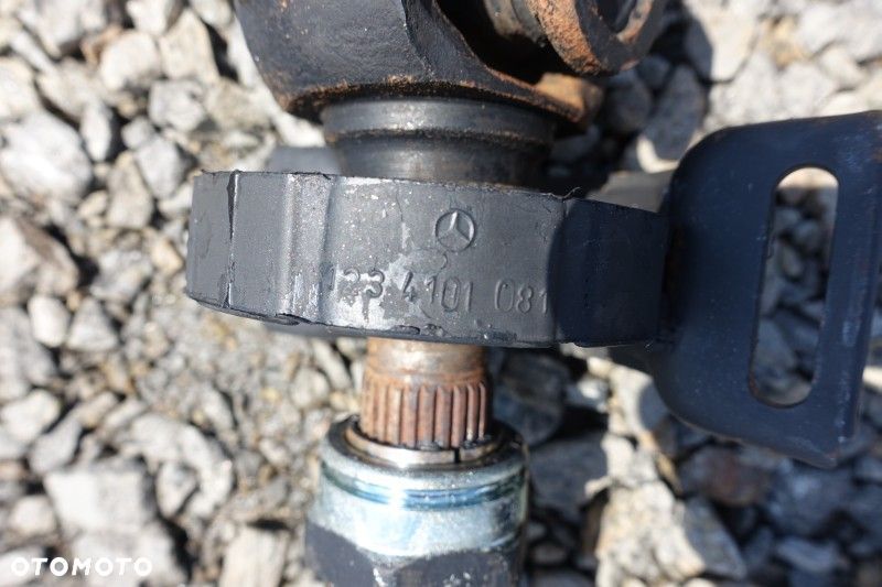 WAŁ NAPĘDOWY MERCEDES 123 - 6