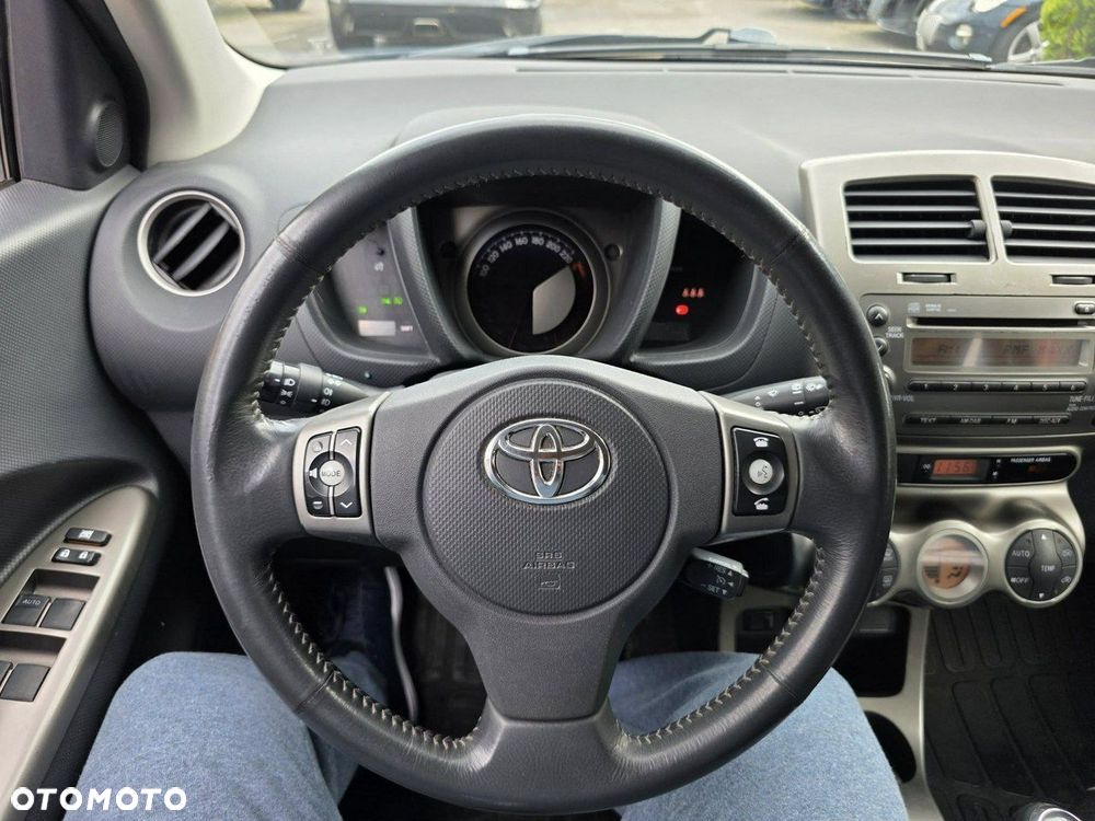 Toyota Urban Cruiser 1.33 Sol - 8