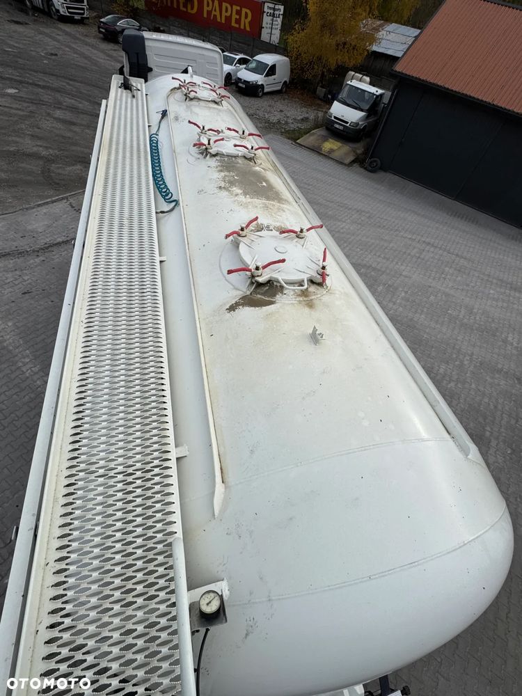 Spitzer cementonaczepa spitzer 34m3 - 11