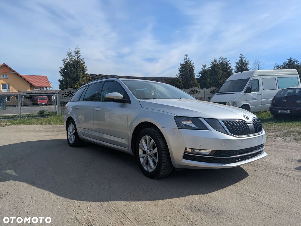 Skoda Octavia 1.6 TDI DSG Ambition - 1