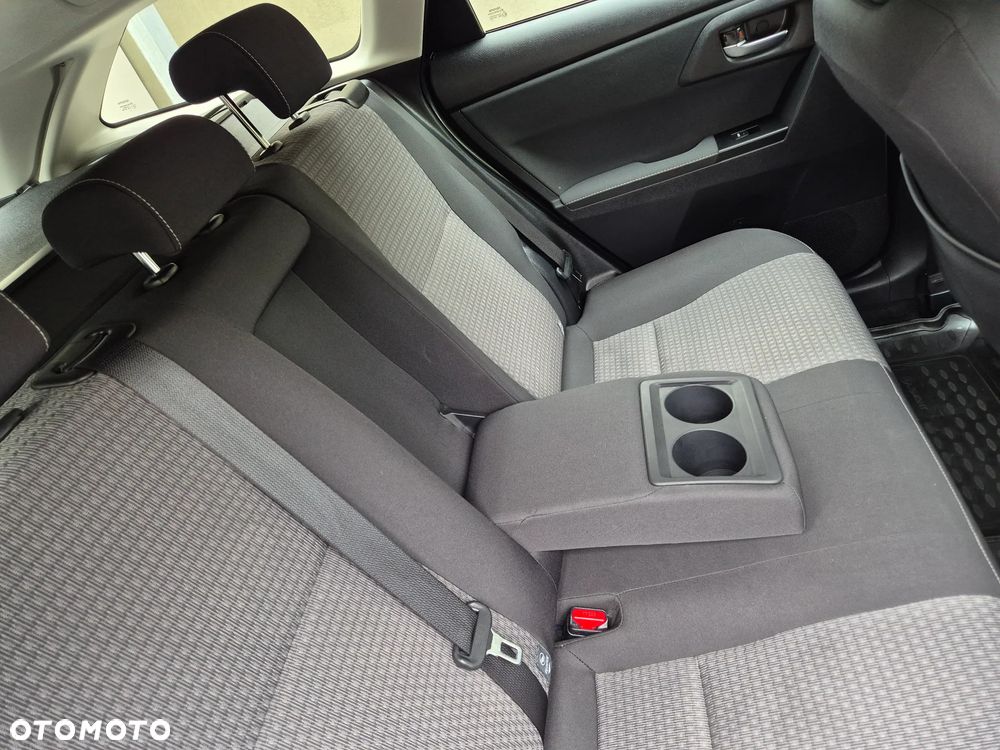 Toyota Auris - 12