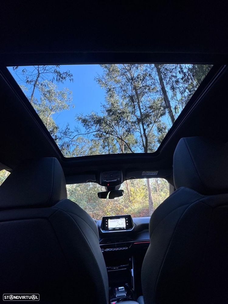 Peugeot e-2008 50 kWh GT - 23