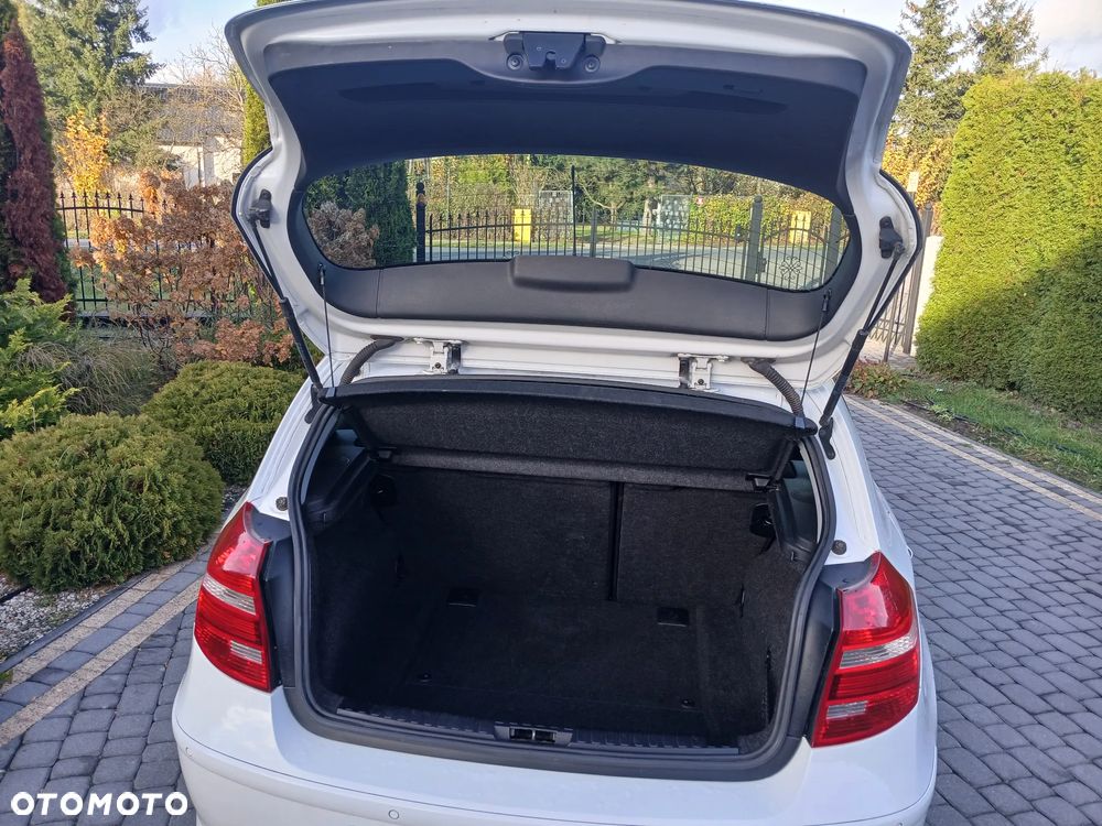 BMW Seria 1 116i - 23