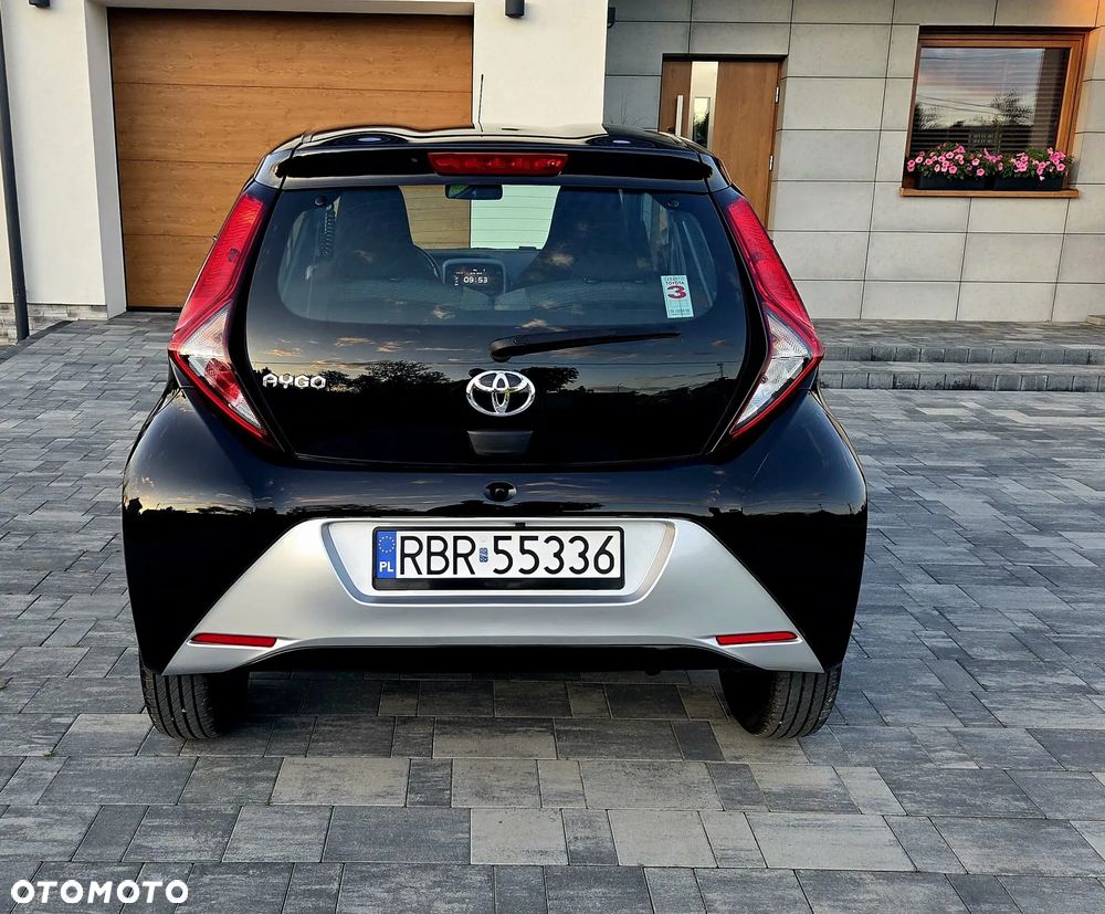 Toyota Aygo x.shift x-play connect - 8