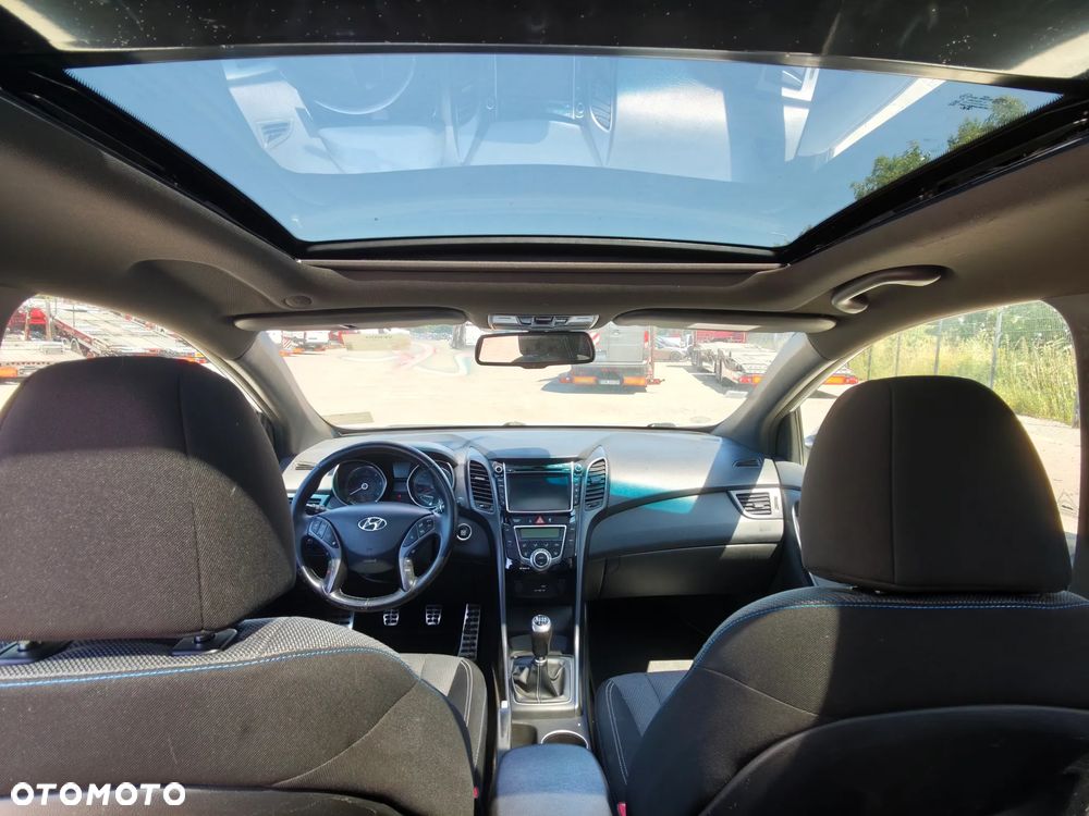 Hyundai i30 1.6 CRDi Fifa World Cup Edition - 9