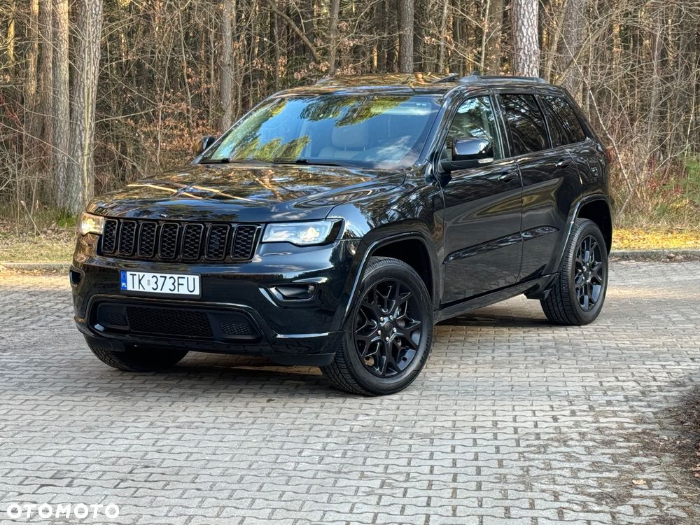 Jeep Grand Cherokee - 24