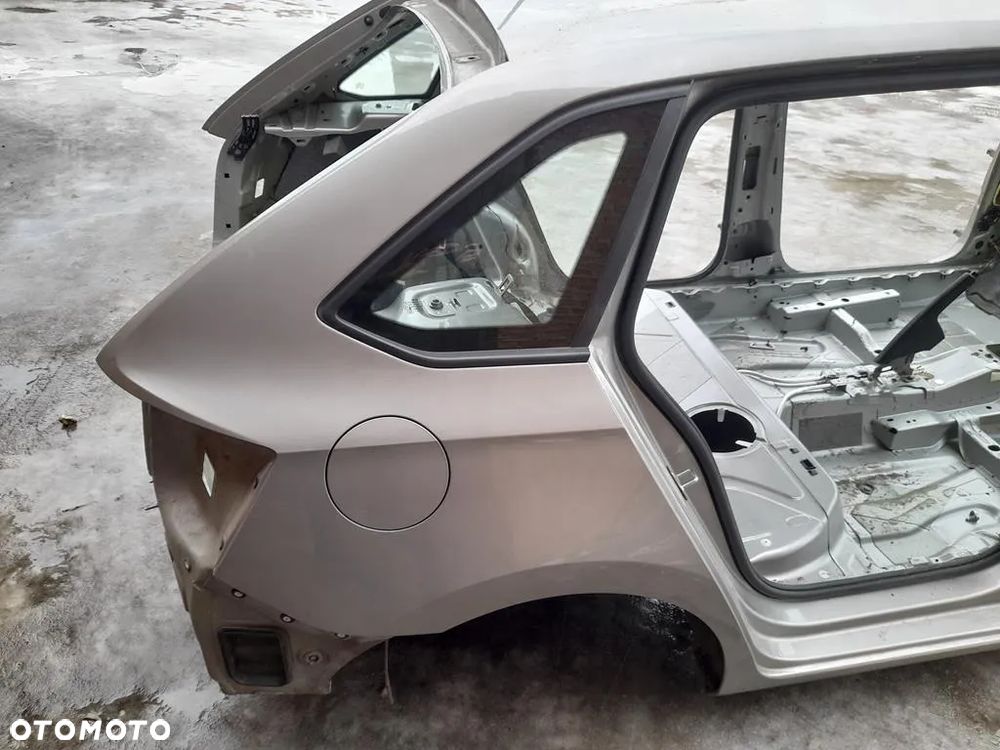 błotnik ćwiartka prawa prawy tył tylna Skoda Rapid Spaceback LF8H - 3