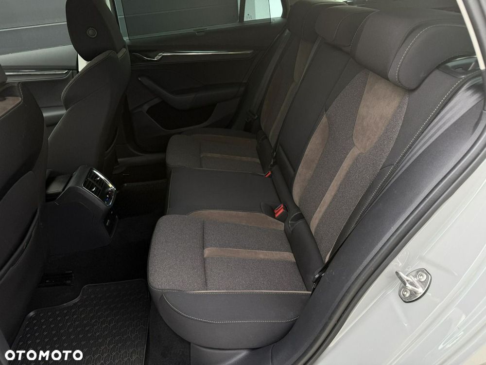 Skoda Octavia 2.0 TDI DSG 4x4 Scout First Edition - 40