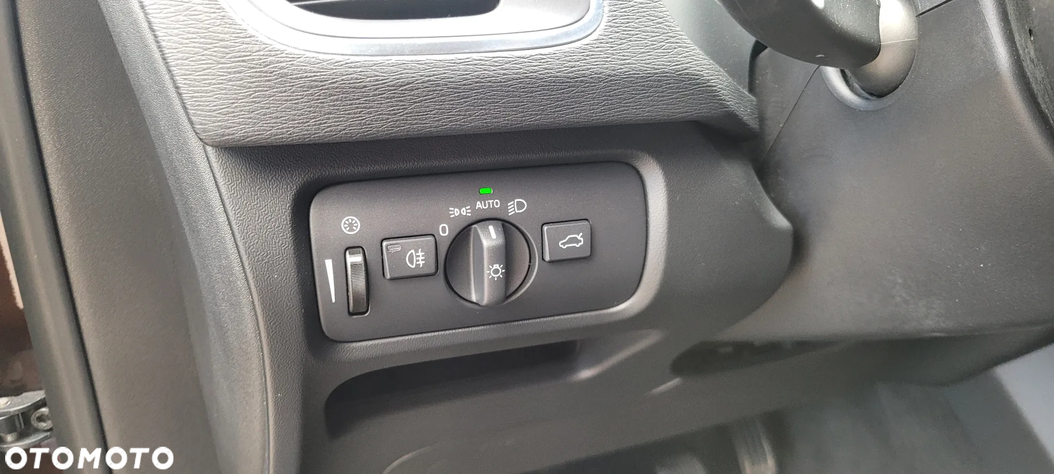 Volvo V40 Cross Country D2 Drive-E SCR Momentum - 13