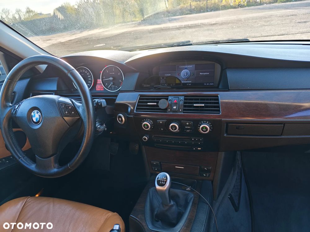 BMW Seria 5 525d - 11